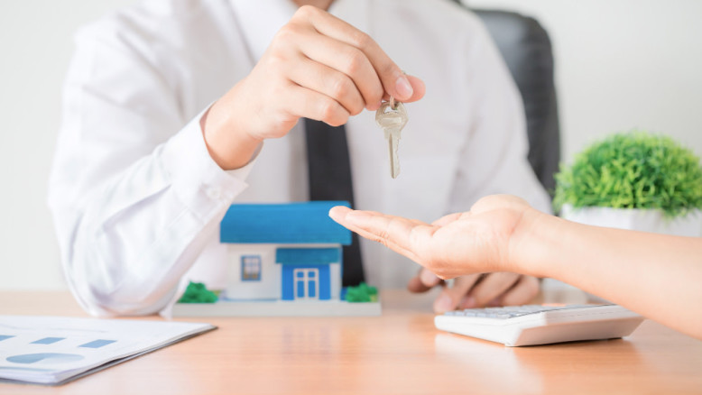 La comunità ultra-ortodossa in Israele: come riesce ad acquistare proprietà immobiliari nonostante le limitazioni economiche