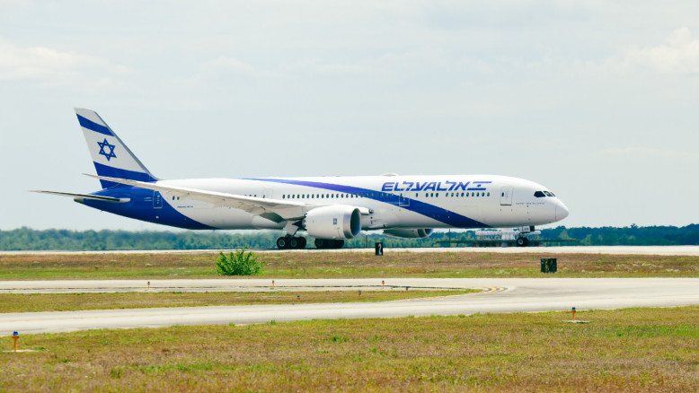 El Al blocca i caricabatterie portatili: la nuova regola per la sicurezza a bordo