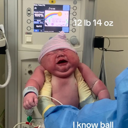 התינוק במשקל 5.8 ק״ג