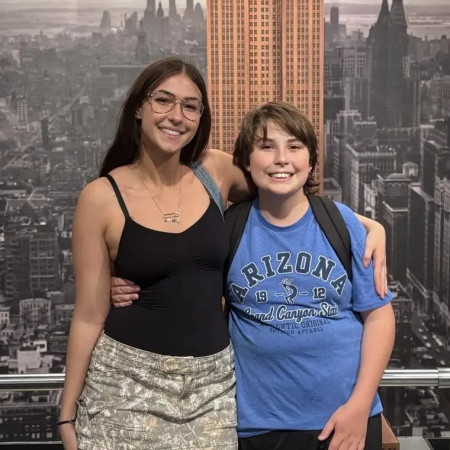 נת׳ניאל ואחותו