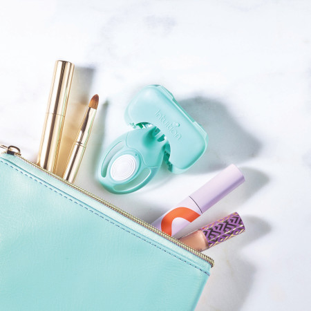 סכין אינטואישן מבית שיק לנסיעות קומפקטי עם סבון אלוורה