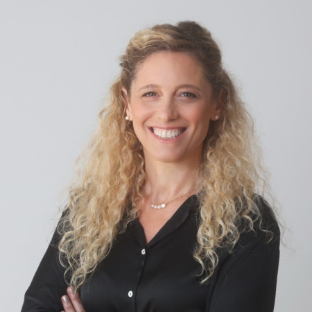 עדית בכר - מנכלית פיצה האט (צילום: ענת קזולה)