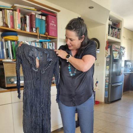 תמר קם עם שמלת סבתה, סלה שטיינלאוף 