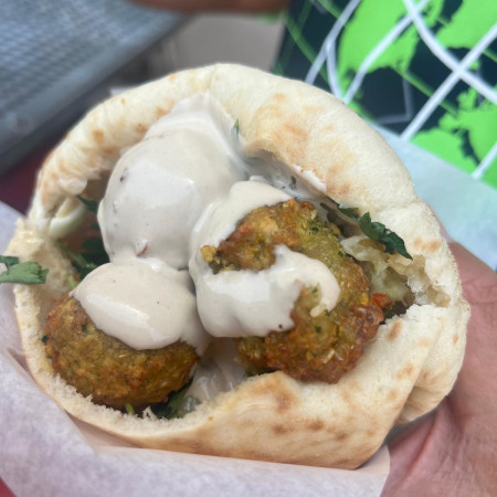מנה פלאפל ב''פלאפל בטעם של פעם'' סוקולוב 98 חולון