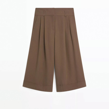 Massimo Dutti מכנסיים קצרים ברמודה עם מכפלות מקופלות 599 שח (צילום: יחצ חול)