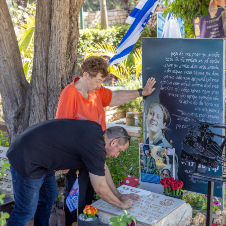 קברה של קרן טנדלר ז''ל בבית העלמין