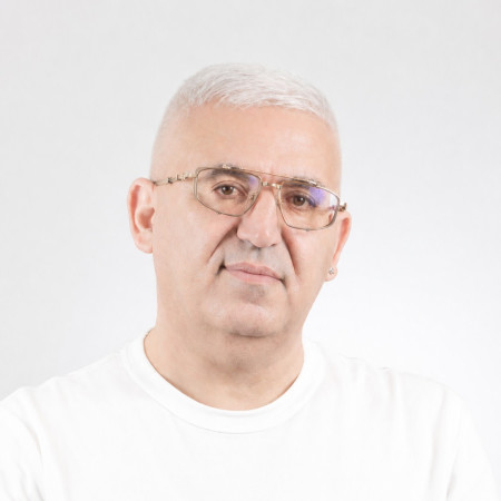 ג'קי אביסרור, בעלים ומשנה למנכ''ל חברת אביסרור משה ובניו