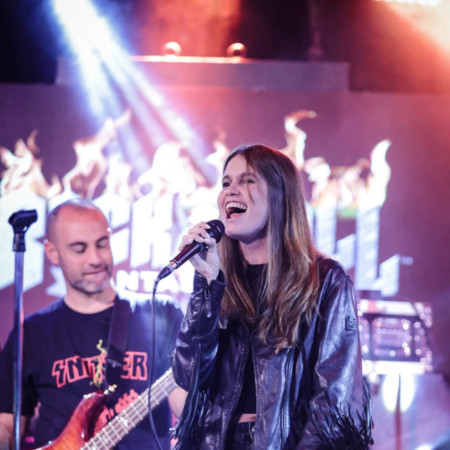 ולריה דבורקין ושגיא ארד על במת מועדון הוויסקי אה גוגו בסנסט בולברד לוס אנג'לס