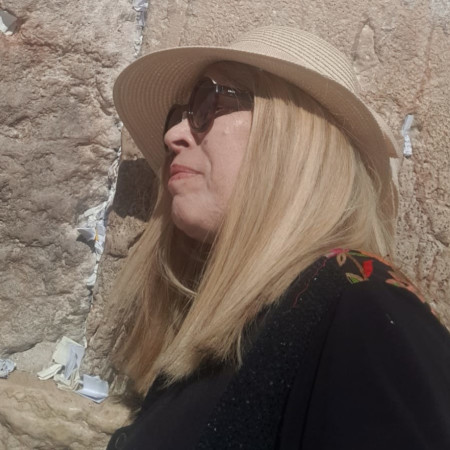 יהודית באומן בכותל (צילום: פרטי)