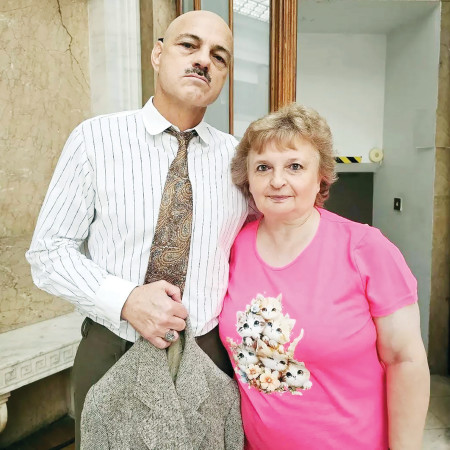 אקי אבני ומעריצה (צילום: פרטי)