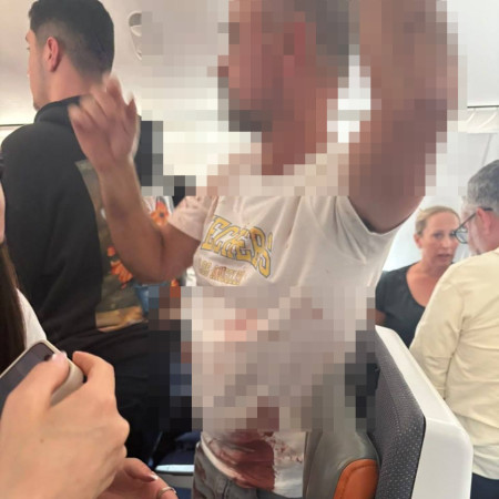 אחד הנוסעים מהטיסה באייר דובאי