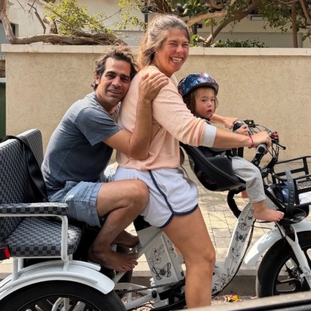 שירה מרגלית מתעדת את משפחת גפן (צילום: אינסטגרם)