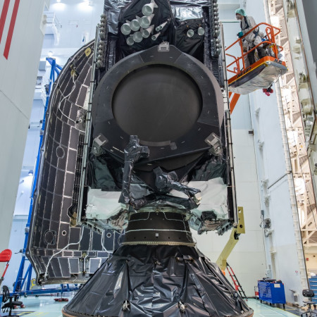 הלוויין עמוס 17