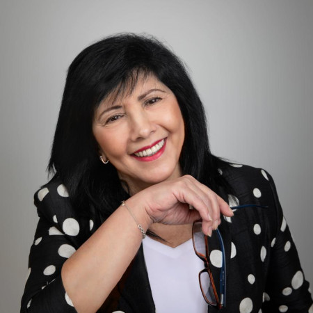 ד''ר אסתר לוצאטו