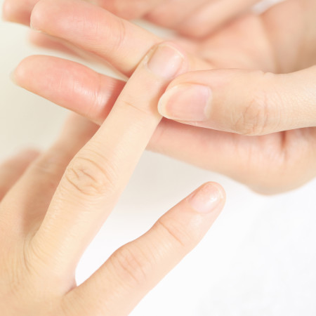 ציפורניים. לא באמת צומחות לאחר המוות