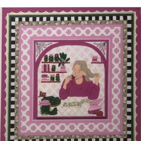 אוכלת מלפפונים חמוצים