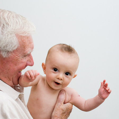 סבא ותינוק אילוסטרציה
