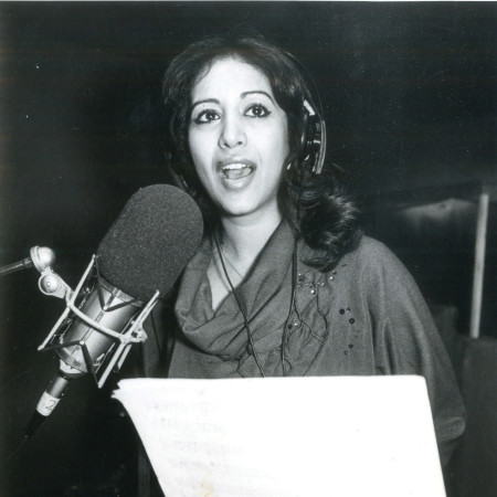 עפרה חזה, שנת 1983