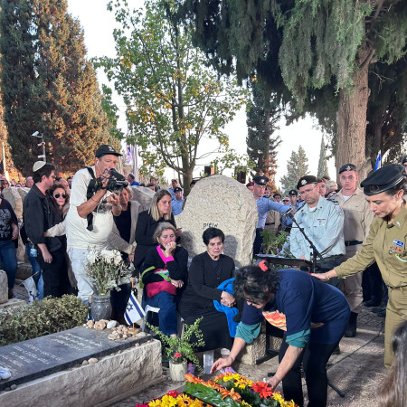 הלווית אסף דגן