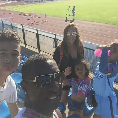 ג'לויד סמואל, עם אשתו הראשונה, אמה פריצ'רד, ושלושת ילדיהם, ג'וורן, לקייל ואמארה