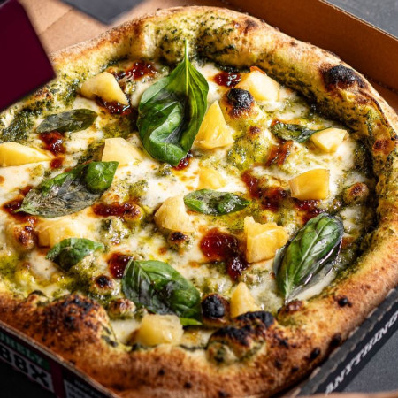 פיצה איקס - פסטו ריבת בצל סנט מור ואננס