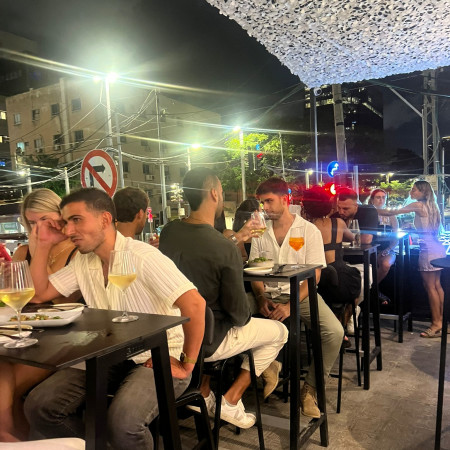 בילוי תל אביבי כשר בשדרות רוטשילד (צילום: יח''צ JOME)