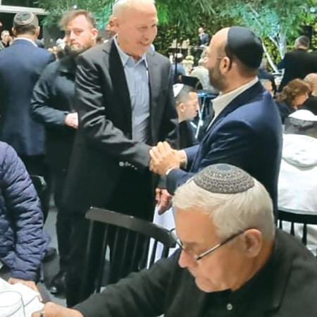 הרב ערבליך, יואב גלנט (צילום: באדיבות למענכם)