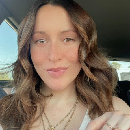 ברנה מונטגומרי, נעצרה בעקבות קיום יחסי מין עם כלבה והפצת תכנים פדופיליים