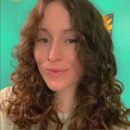 ברנה מונטגומרי, נעצרה בעקבות קיום יחסי מין עם כלבה והפצת תכנים פדופיליים