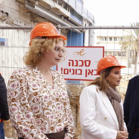 שרי אריסון וענת אנגל  (צילום: קובי וולף)