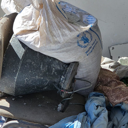 מטעני חבלה שהוסלקו בשקים של אונר''א