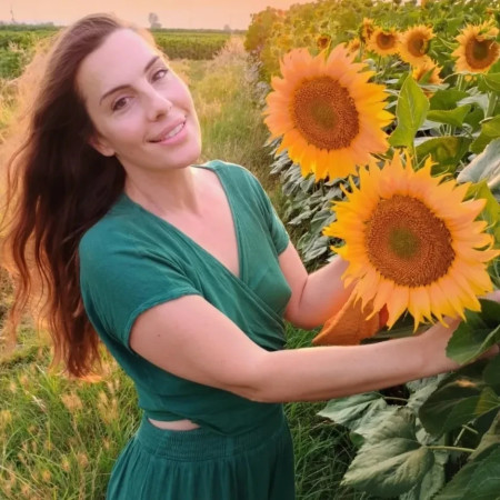 ניקול מיאוס, עברה חווית כמעט מוות