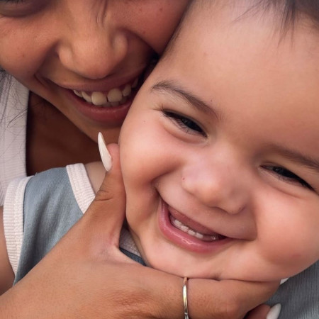 שי לי עופרי ובנה אלארי (צילום: מתוך אינסטגרם)