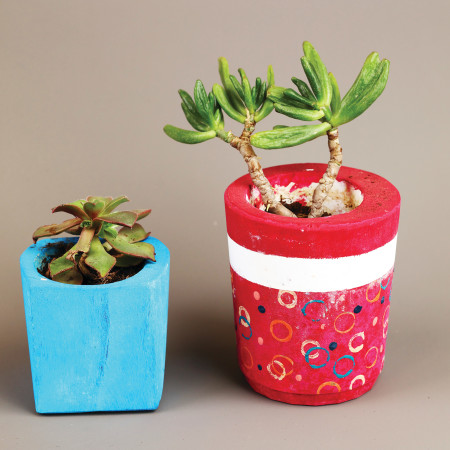 כפר האירוסים - עציצי בטון