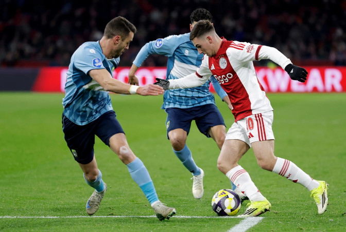 שחקן אייאקס, אוסקר גלוך, במשחק מול פורטונה סיטארד (צילום: אימג'בנק  GettyImages, Soccrates Images)