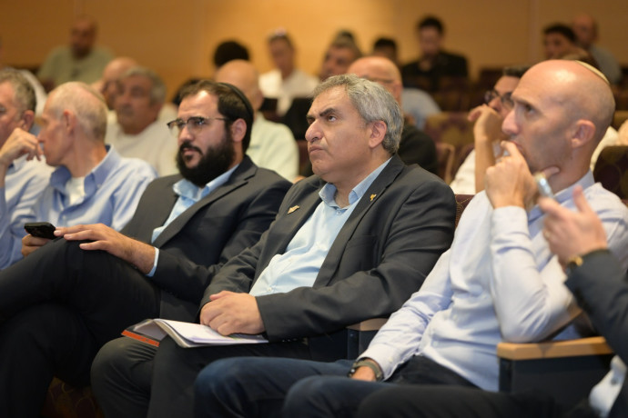 "Israel: Crescita demografica e investimenti nel settore immobiliare per un futuro prospero"