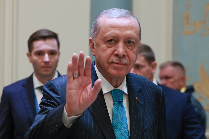 ארדואן בלחץ: התוכנית הכלכלית שלו קיבלה מהלומה בלתי צפויה