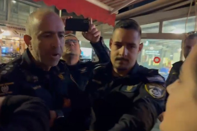 "השפילה והכפישה": המשטרה מגבה את הקצין וזועמת על נעמה לזימי