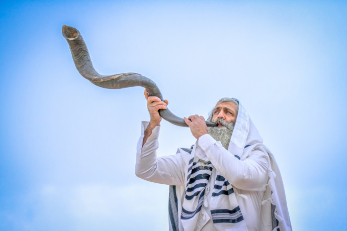 "השופר הוא לא עוד מוצר, הוא נשמה”: סיפורם של בעלי המקצוע שכמעט נעלם