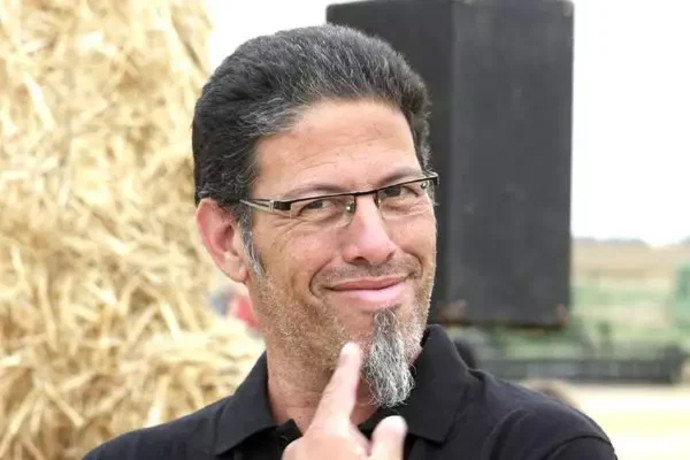 רונן אנגל, שגופתו הושבה שלשום משבי חמאס, מובא למנוחות בניר עוז