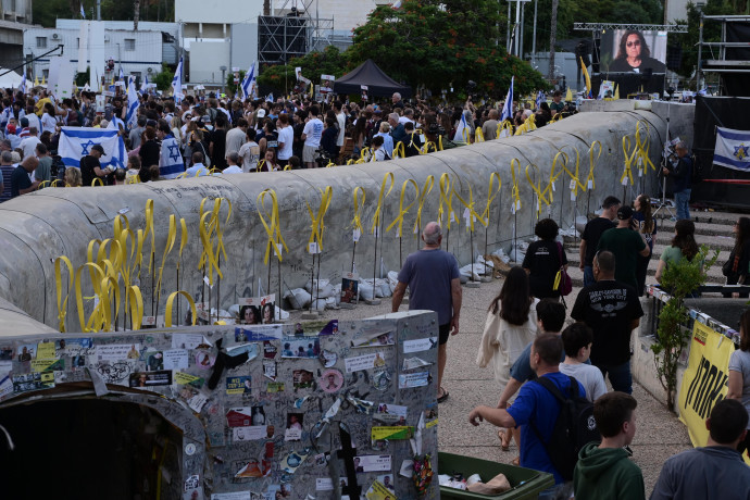 Lettera di ringraziamento diventa offesa per le famiglie delle vittime: le reazioni alle scuse dello Stato per il rilascio dei rapiti