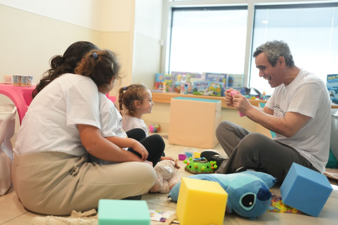 אביו של שורד השבי עמרי מירן בפרטים חדשים על השבי: "הוא ידע לכבוש אותם"