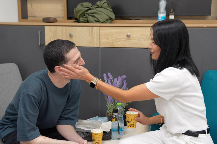 הוחזק כבול בשלשלאות, נחשף למאבק משפחתו: פרטים חדשים מהשבי של אלקנה בוחבוט