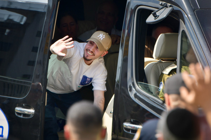 שורדי השבי גיא, אביתר ואיתן משתחררים מבית החולים