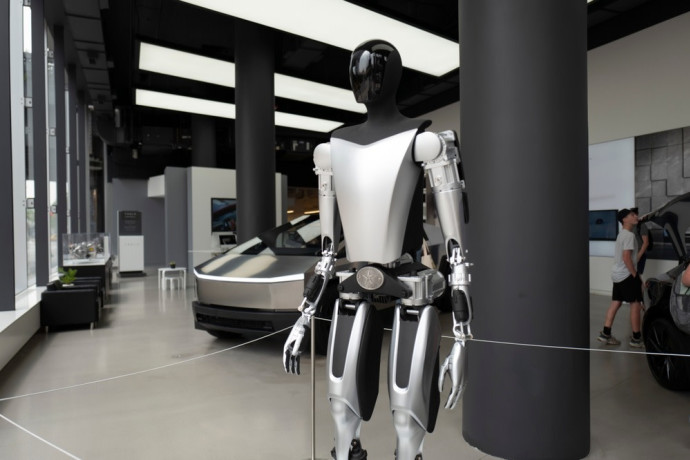 בישורת האחרונה: טסלה מתקרבת להשלמת ייצור הרובוט האנושי שלה