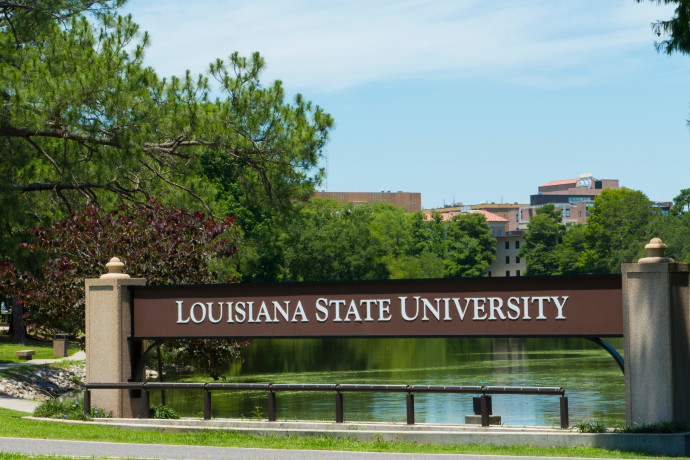 Crisi finanziaria in università americana: 10 milioni di dollari per lo sport mentre il personale viene tagliato