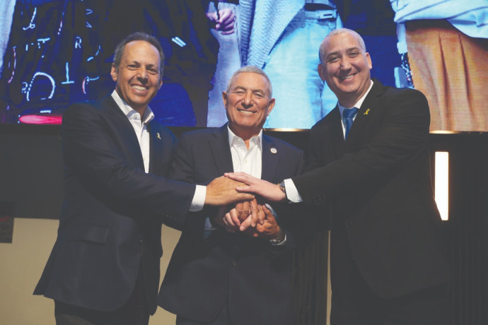 Leader delle comunità ebraiche mondiali si incontrano con famiglie di rapiti e vittime in un evento storico di solidarietà e sostegno