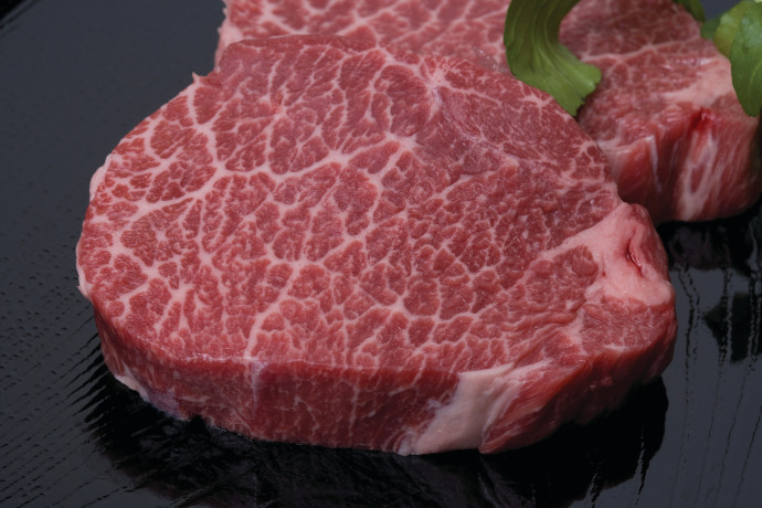 סטייק ב־99? העושק שמתחבא מאחורי המילה "פרימיום"