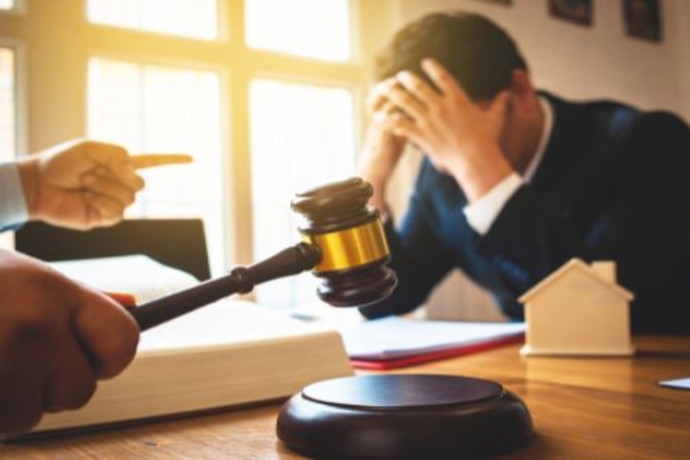 Bancarotta nell'industria automobilistica: debiti nascosti e asset scomparsi scuotono il settore