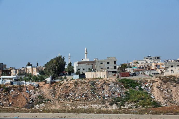 לאחר הריסת מבנים לא חוקיים ברהט: תושב הפזורה מאיים על רוכשים עתידיים